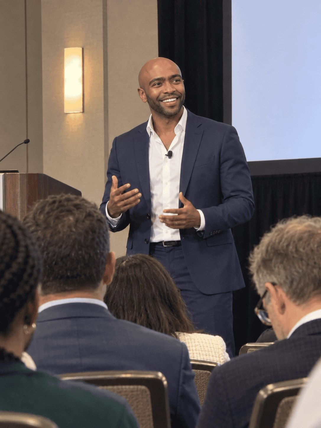 Simply Midori speaking at a professional conference